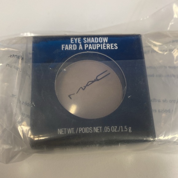 MAC Shroom Eyeshadow Pod Beige Eyeshadow - Picture 2 of 7